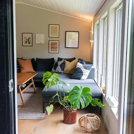 Дом отдыха Modern And Rustic With Fjord View In Samnanger Arland