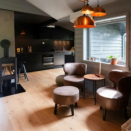 Дом отдыха Modern And Rustic With Fjord View In Samnanger *