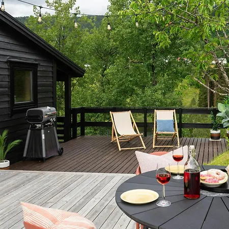 Modern And Rustic With Fjord View In Samnanger Casa de Férias *